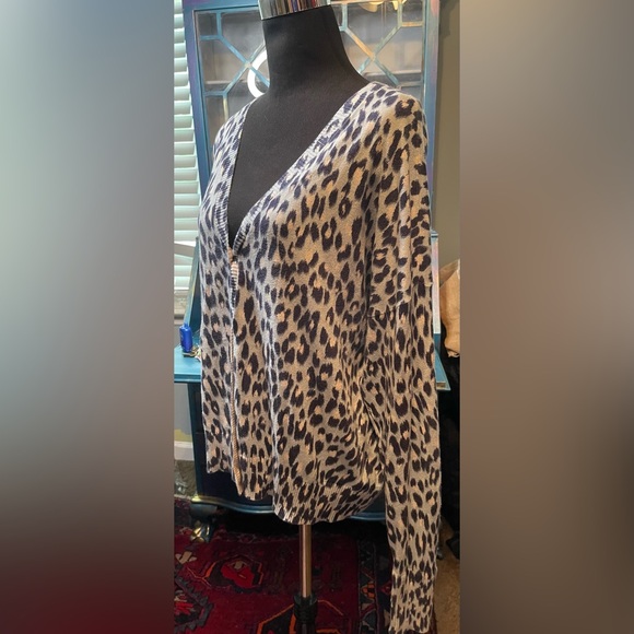 Lovely Loft Large Sweater - Animal Print Button-Up (Gently Preloved) - Picture 2 of 5